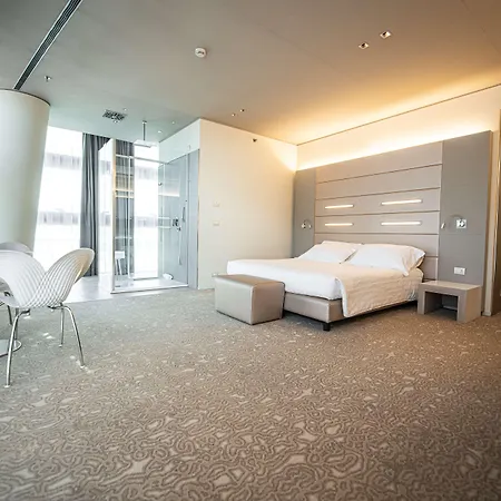 Western Net Tower Ξενοδοχείο 4*